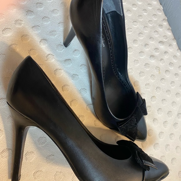 BROOKS BROTHERS Black Leather Spectator Pumps with Patent Leather Toe - Picture 15 of 16